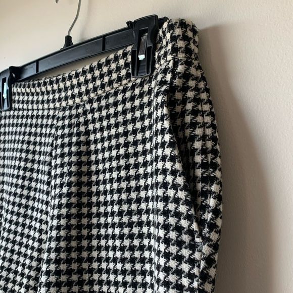 Old Navy tapered pants houndstooth print - Picture 4 of 11